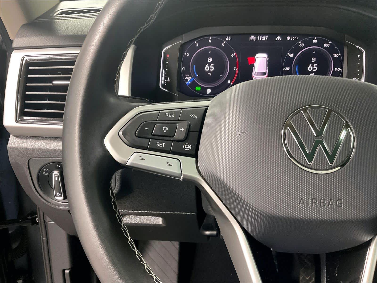 2023 Volkswagen Atlas 3.6L V6 SE w/Technology - Photo 24