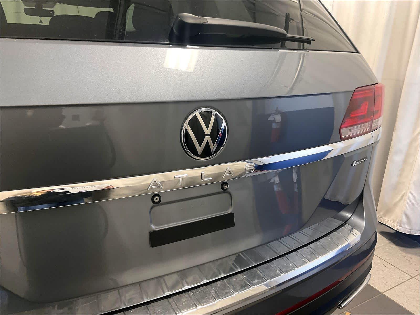 2023 Volkswagen Atlas 3.6L V6 SE w/Technology - Photo 30