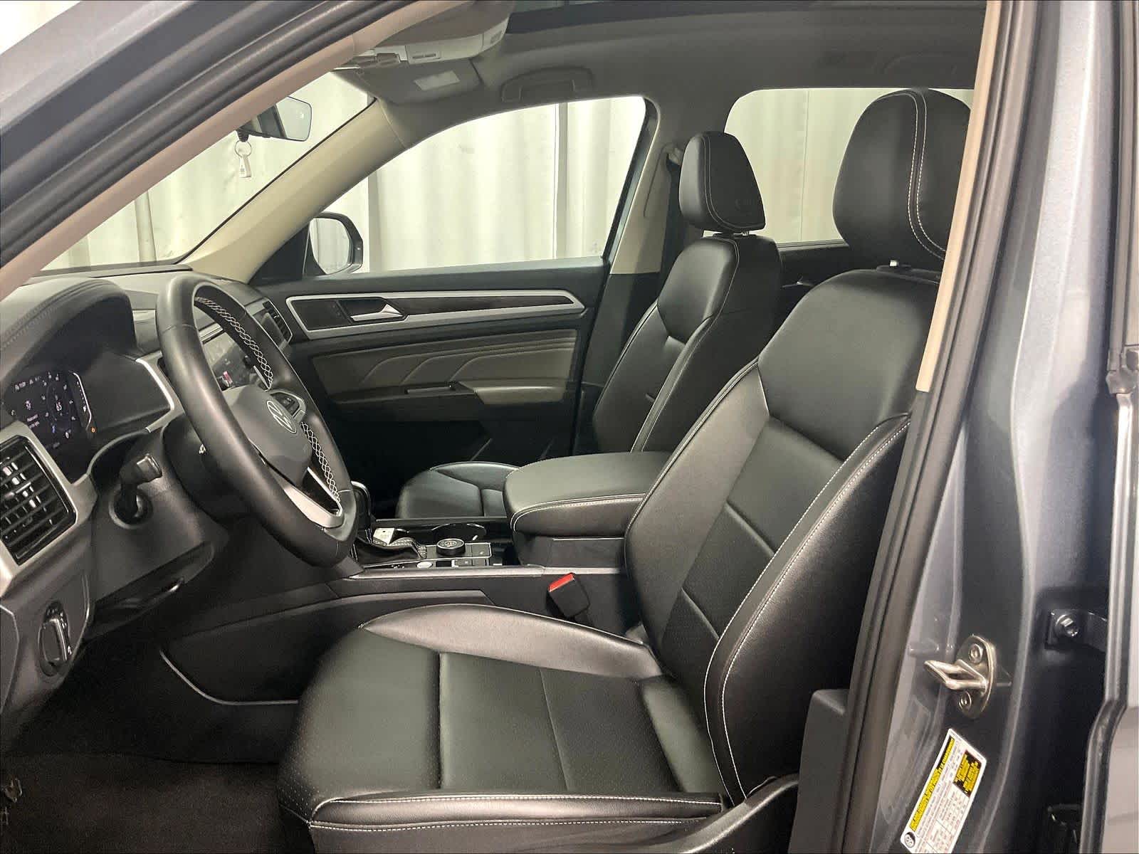 2023 Volkswagen Atlas 3.6L V6 SE w/Technology - Photo 10