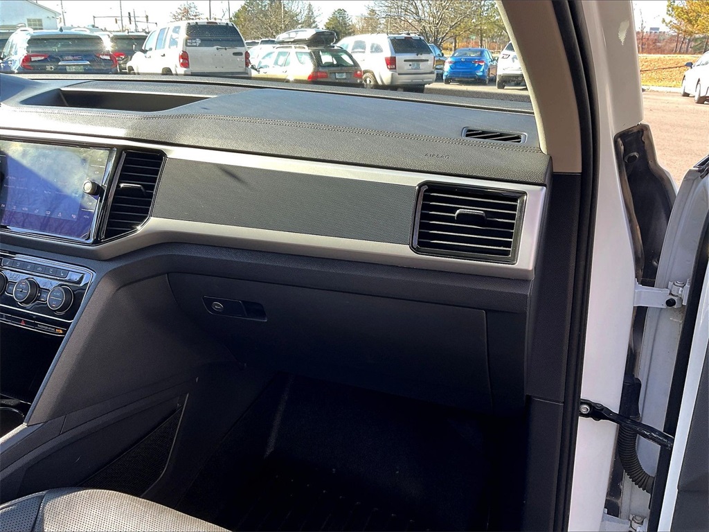 2021 Volkswagen Atlas 3.6L V6 SEL Premium R-Line - Photo 11