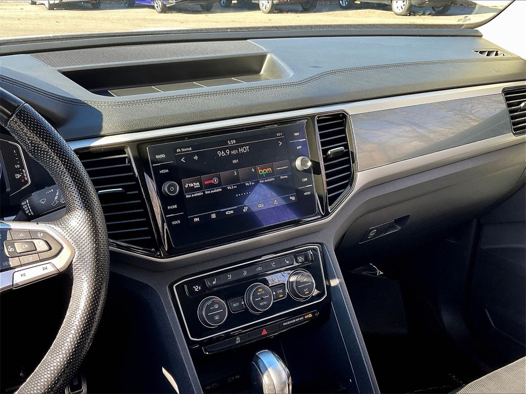 2021 Volkswagen Atlas 3.6L V6 SEL Premium R-Line - Photo 17