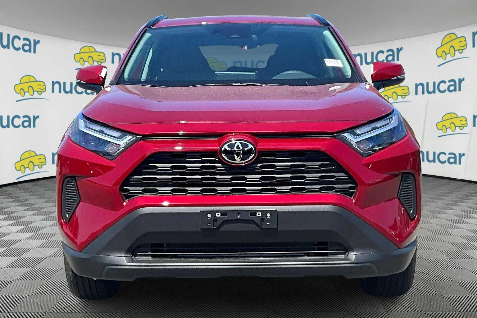 2025 Toyota RAV4 XLE - Photo 3