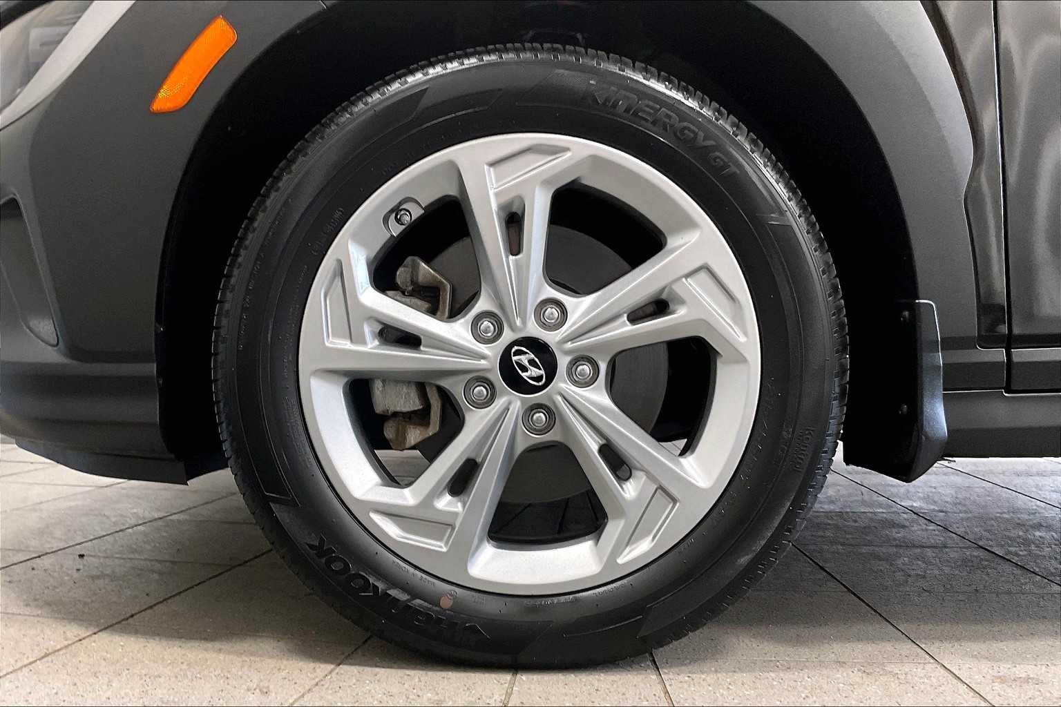 2023 Hyundai Kona SEL - Photo 7