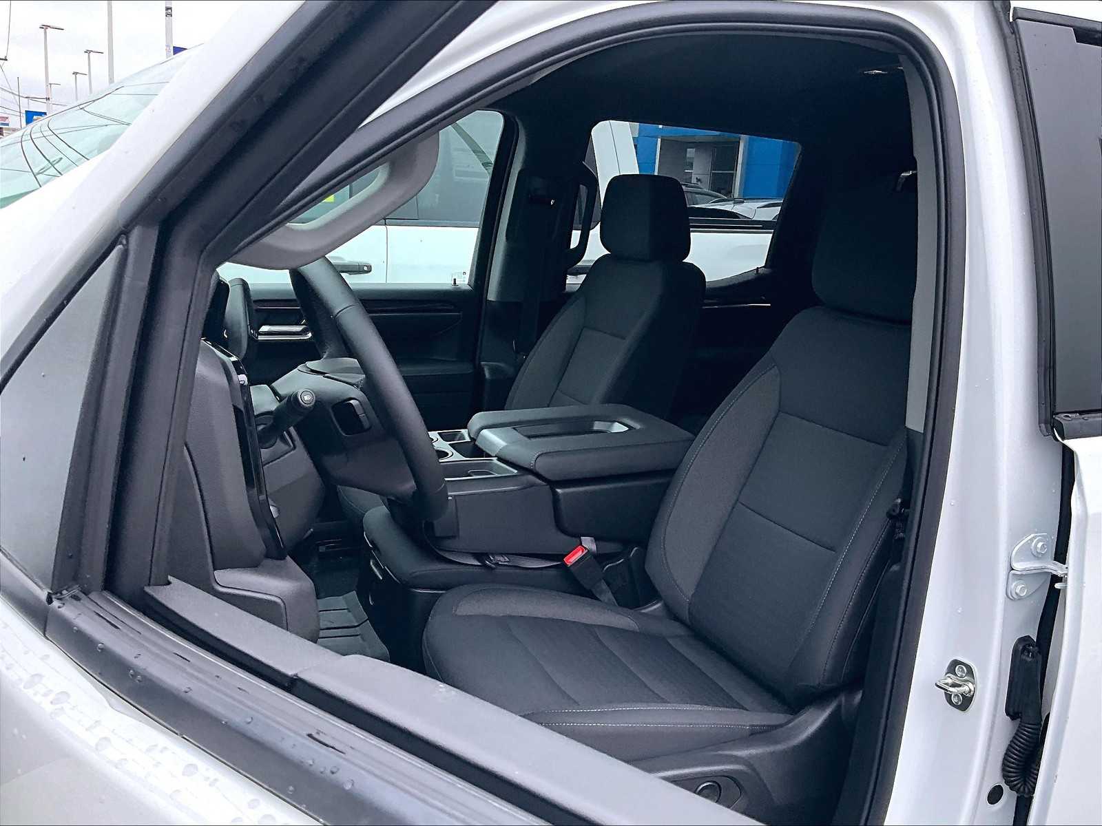 2025 Chevrolet Silverado 1500 LT - Photo 11