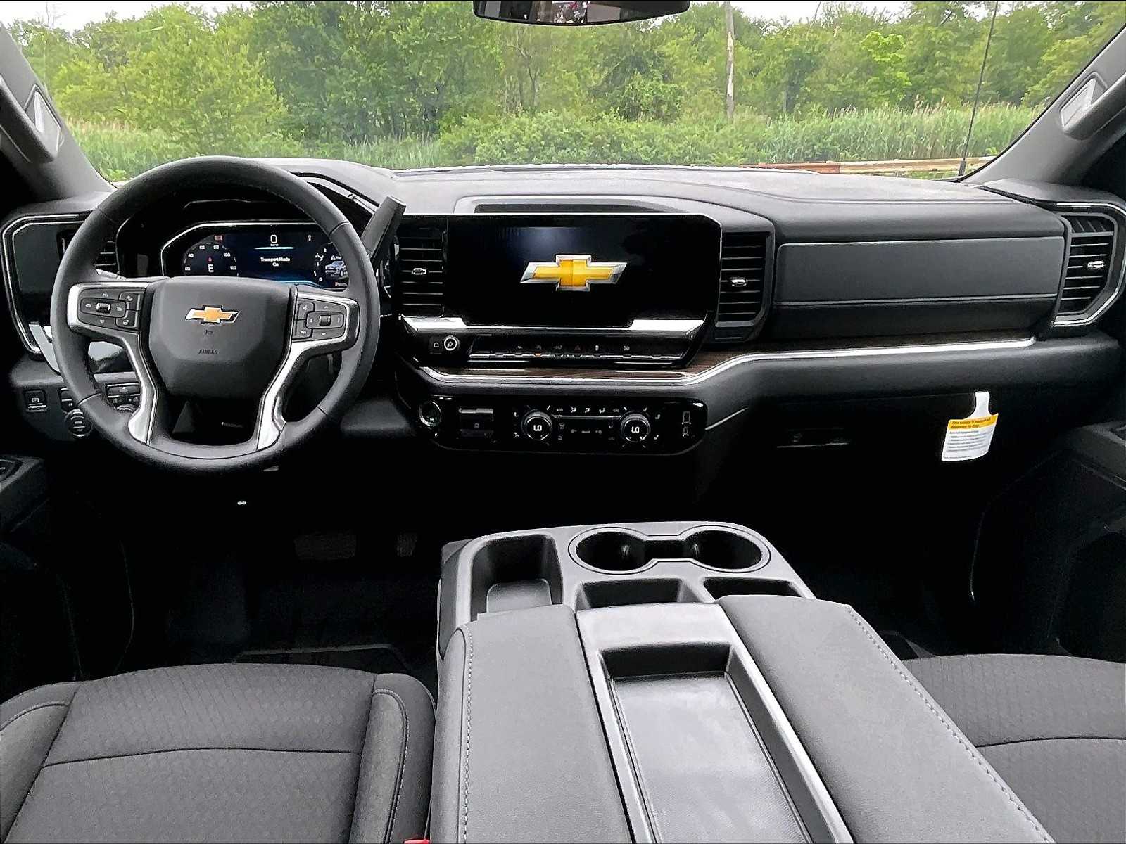 2025 Chevrolet Silverado 1500 LT - Photo 12