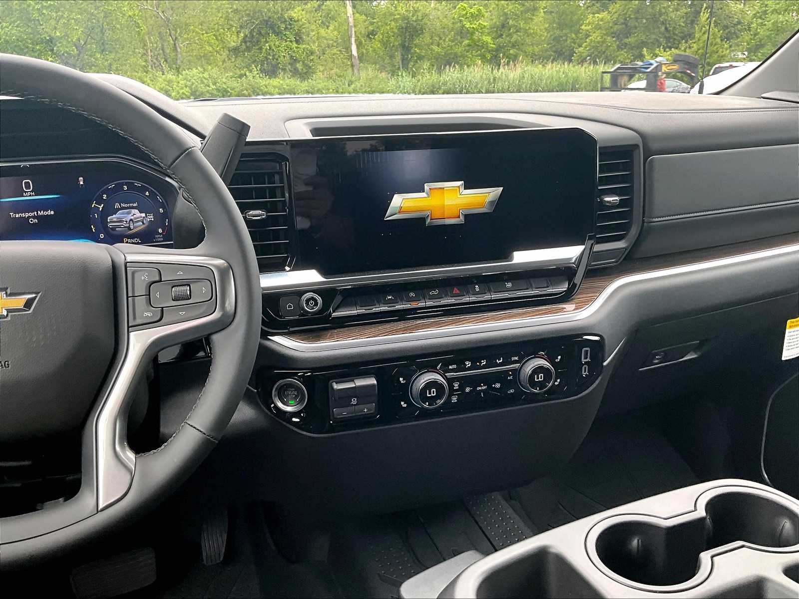 2025 Chevrolet Silverado 1500 LT - Photo 13