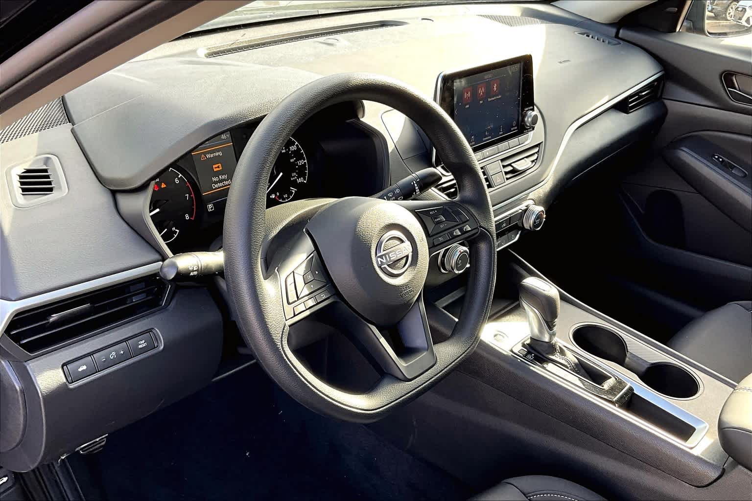 2025 Nissan Altima S - Photo 9