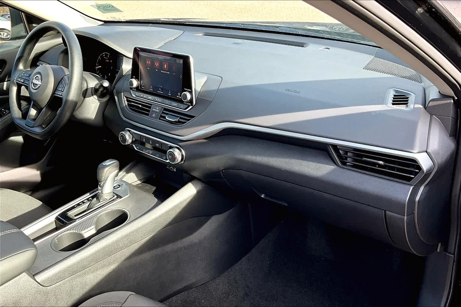 2025 Nissan Altima S - Photo 10