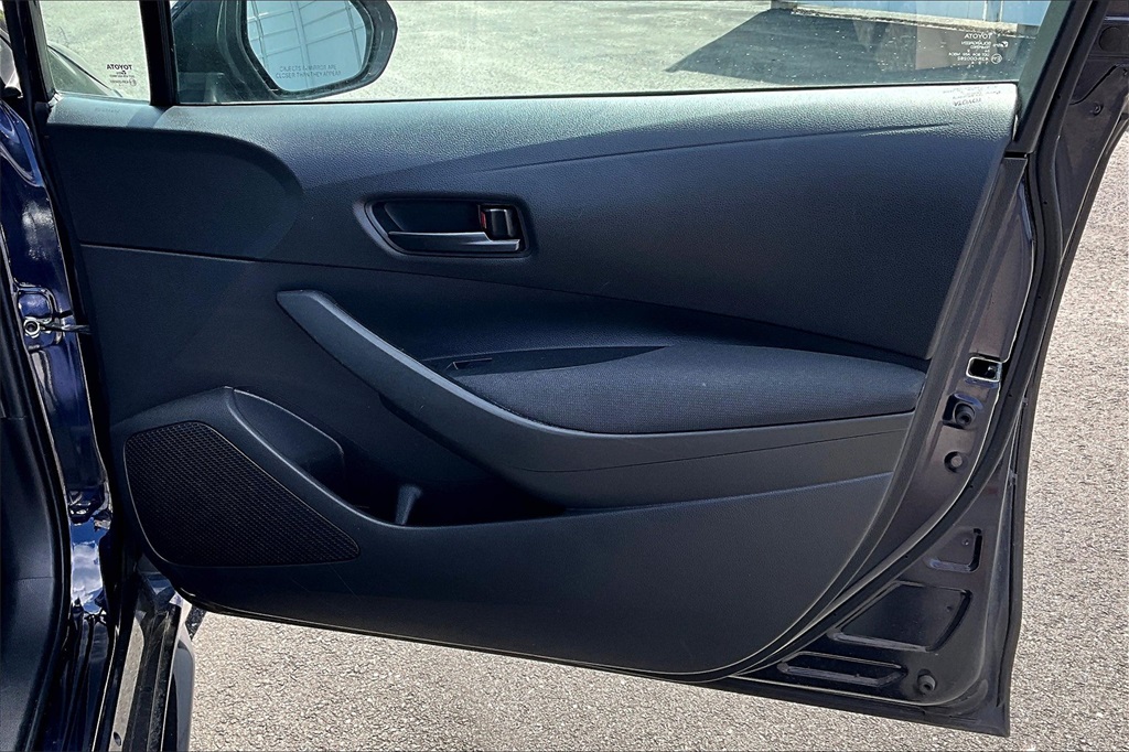 2022 Toyota Corolla LE - Photo 12