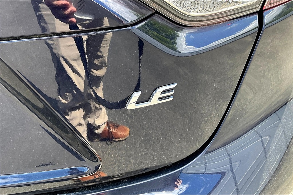 2022 Toyota Corolla LE - Photo 27