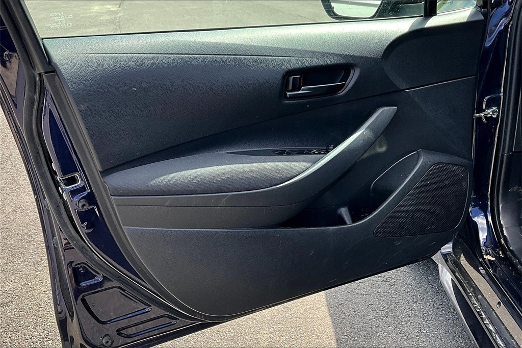 2022 Toyota Corolla LE - Photo 9