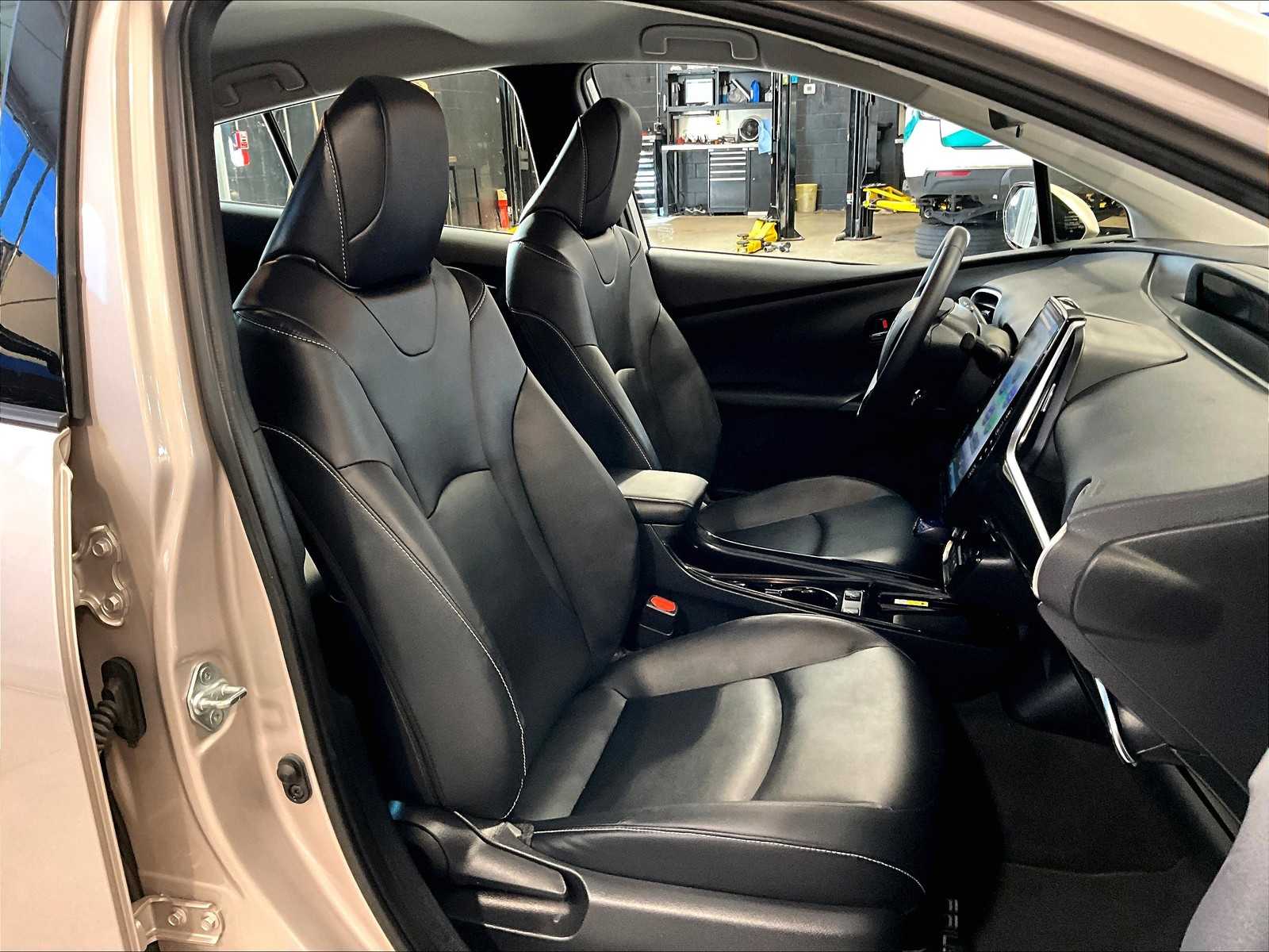 2020 Toyota Prius Prime XLE - Photo 11