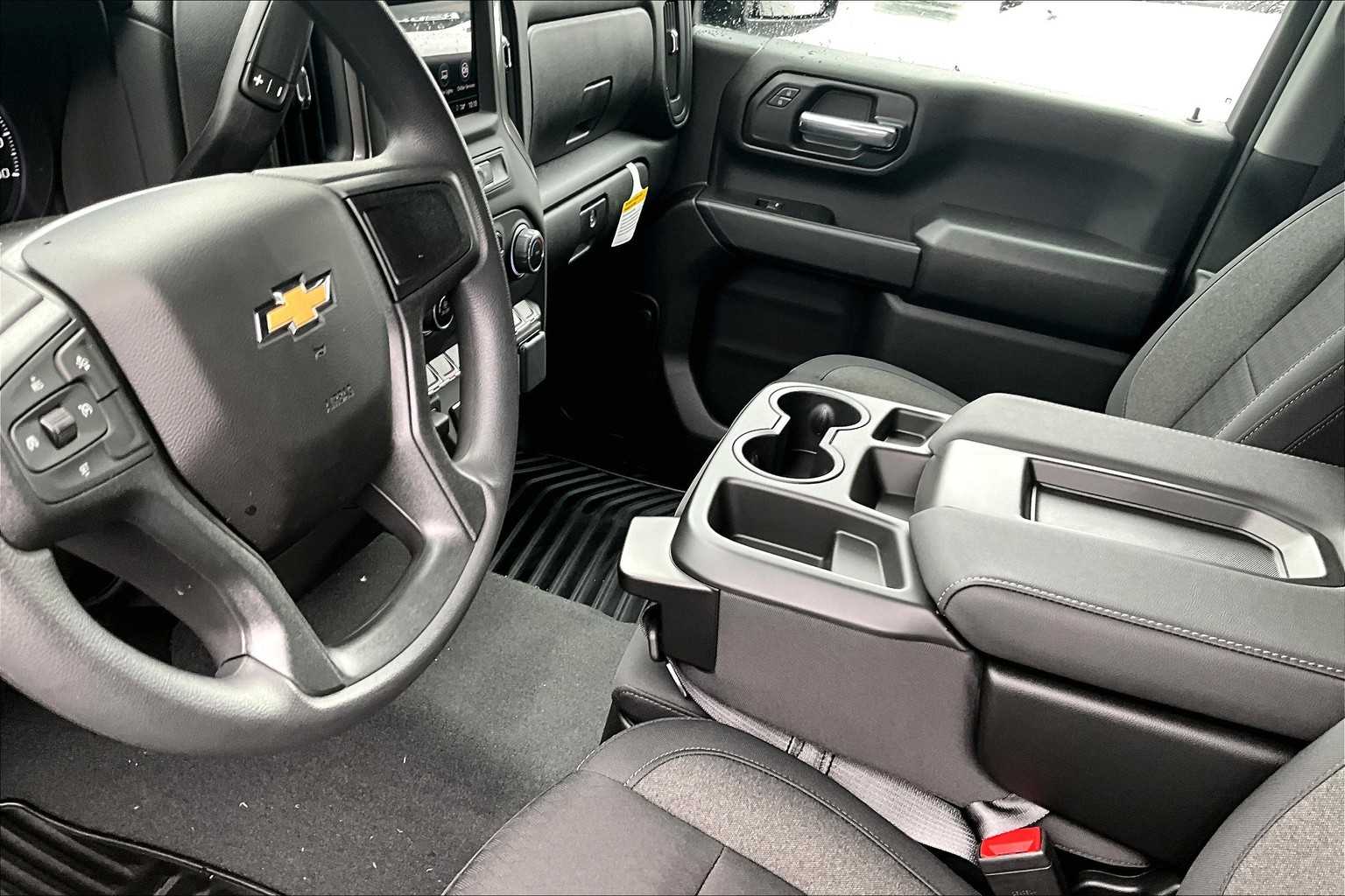 2025 Chevrolet Silverado 2500HD Custom - Photo 14