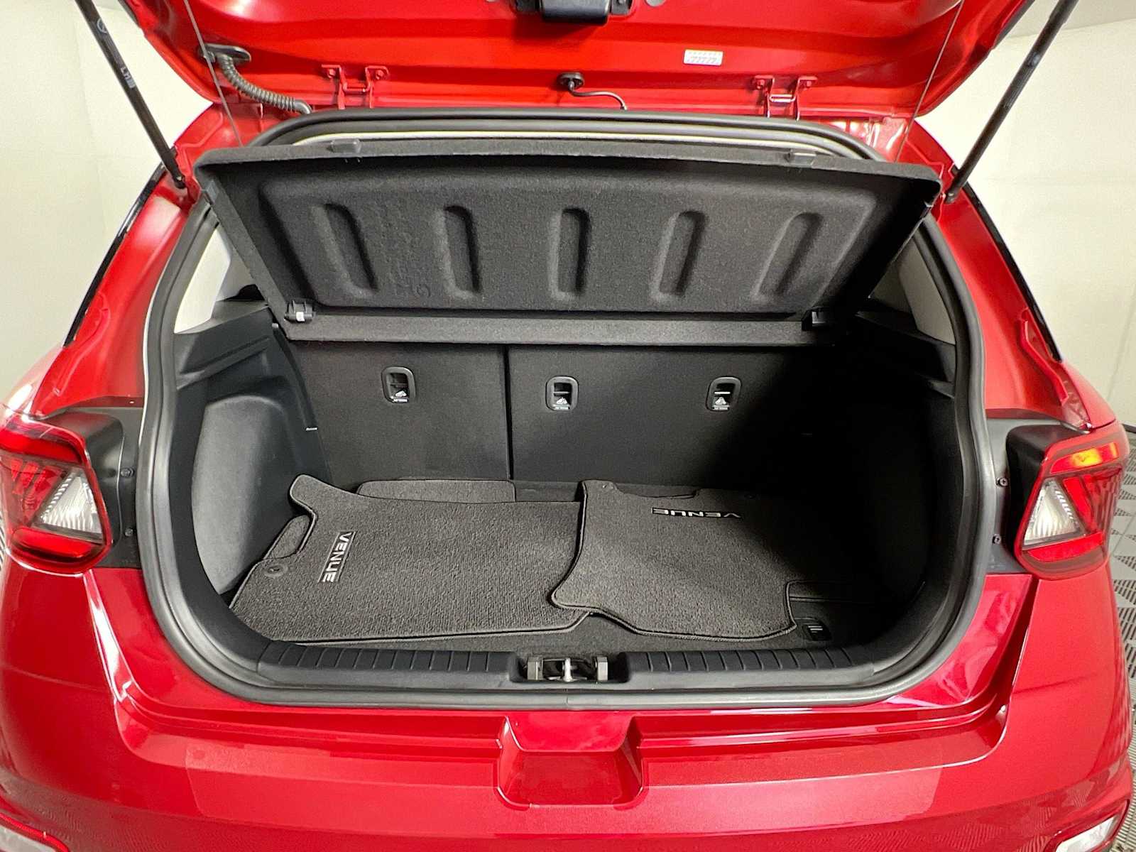 2022 Hyundai Venue SEL - Photo 25