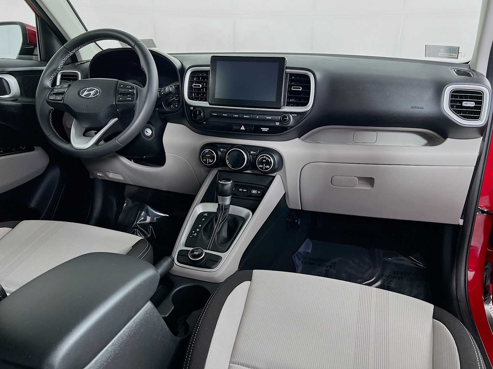 2022 Hyundai Venue SEL - Photo 28
