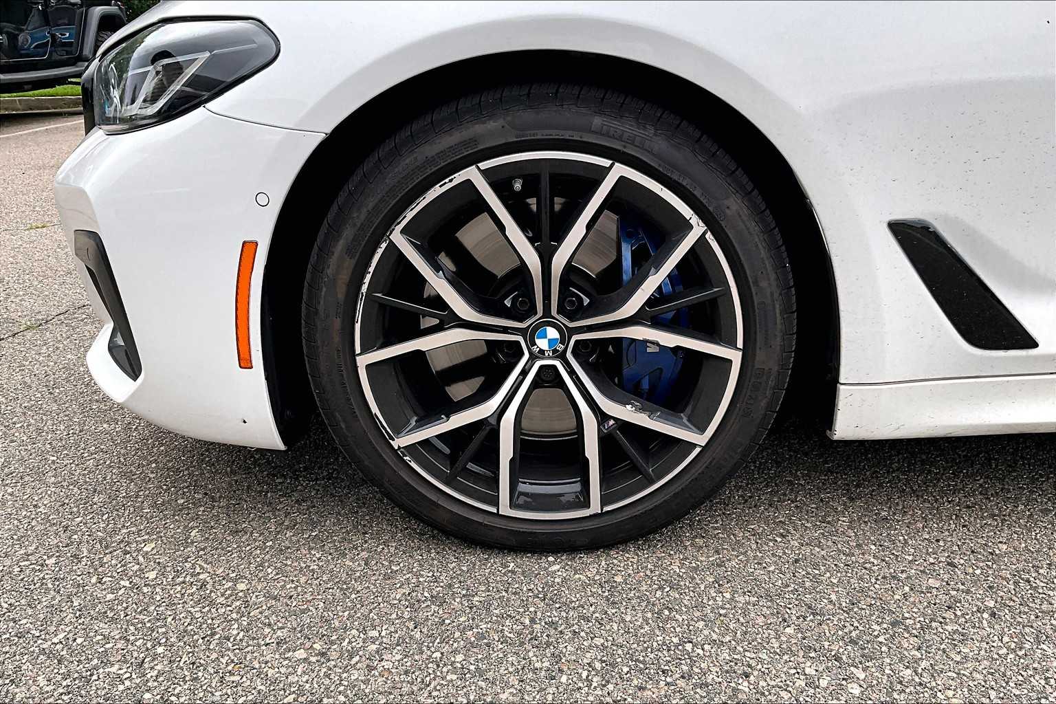 2023 BMW 5 Series 540i xDrive - Photo 4