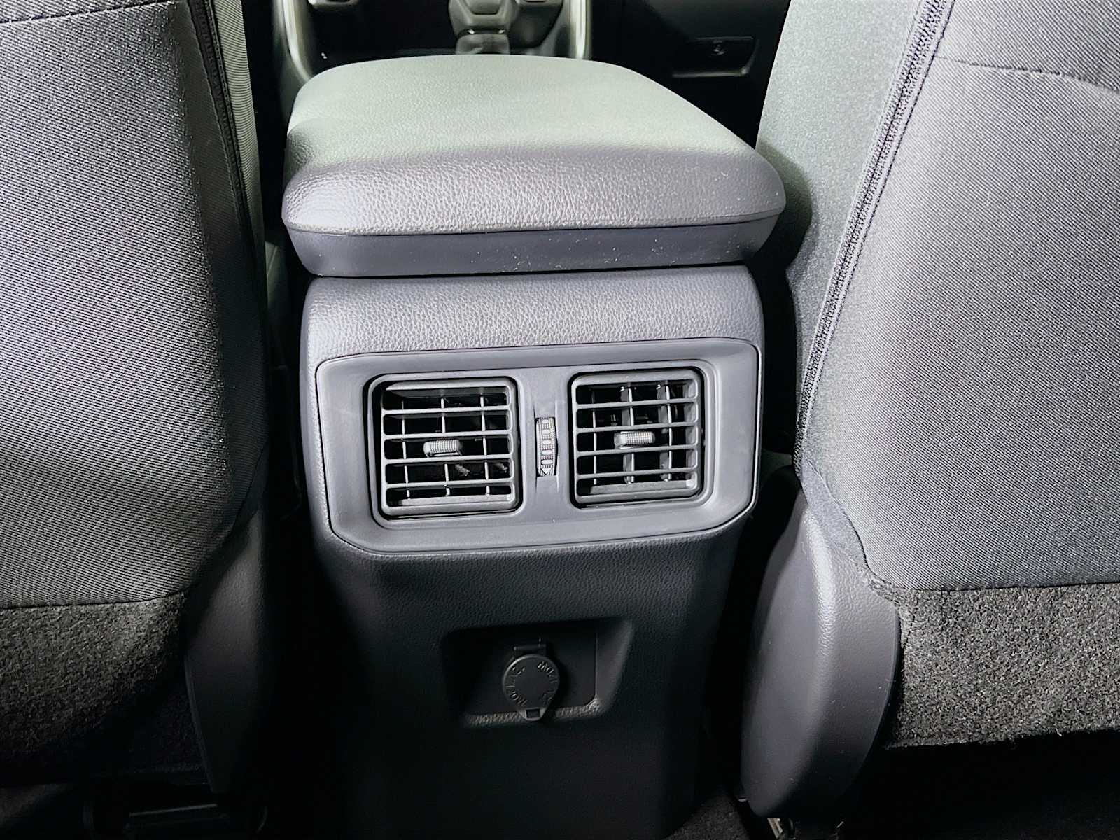 2025 Toyota RAV4 Hybrid LE - Photo 14