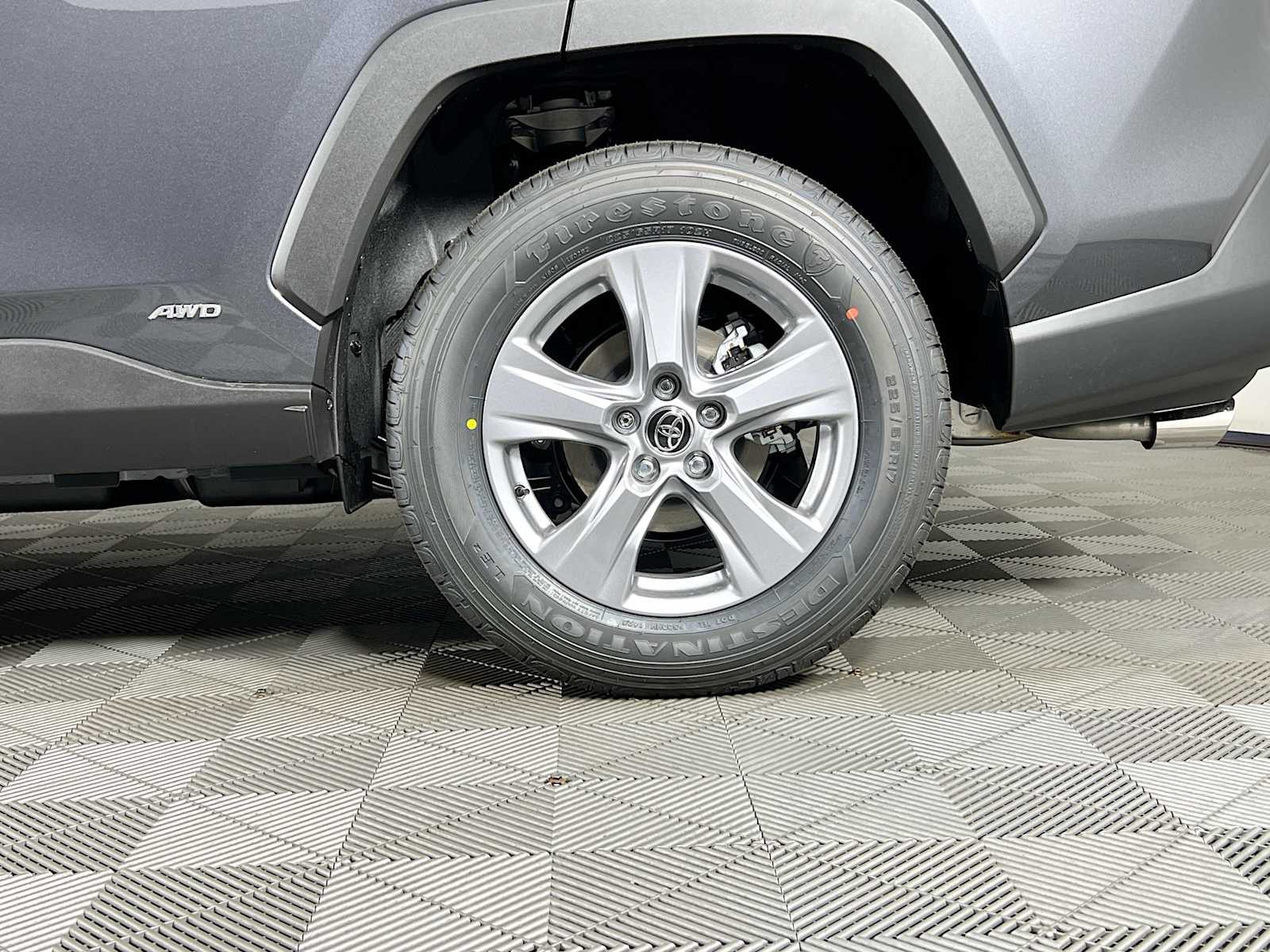 2025 Toyota RAV4 Hybrid LE - Photo 19