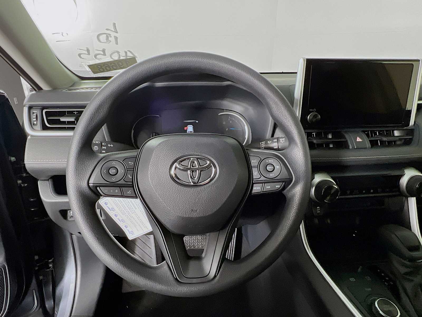 2025 Toyota RAV4 Hybrid LE - Photo 7
