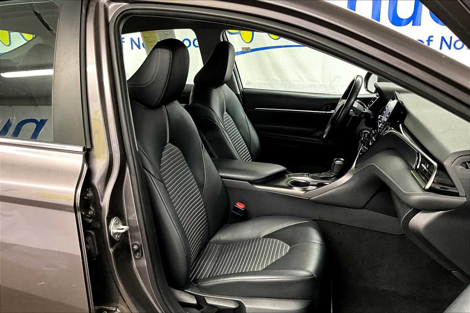 2023 Toyota Camry SE - Photo 11