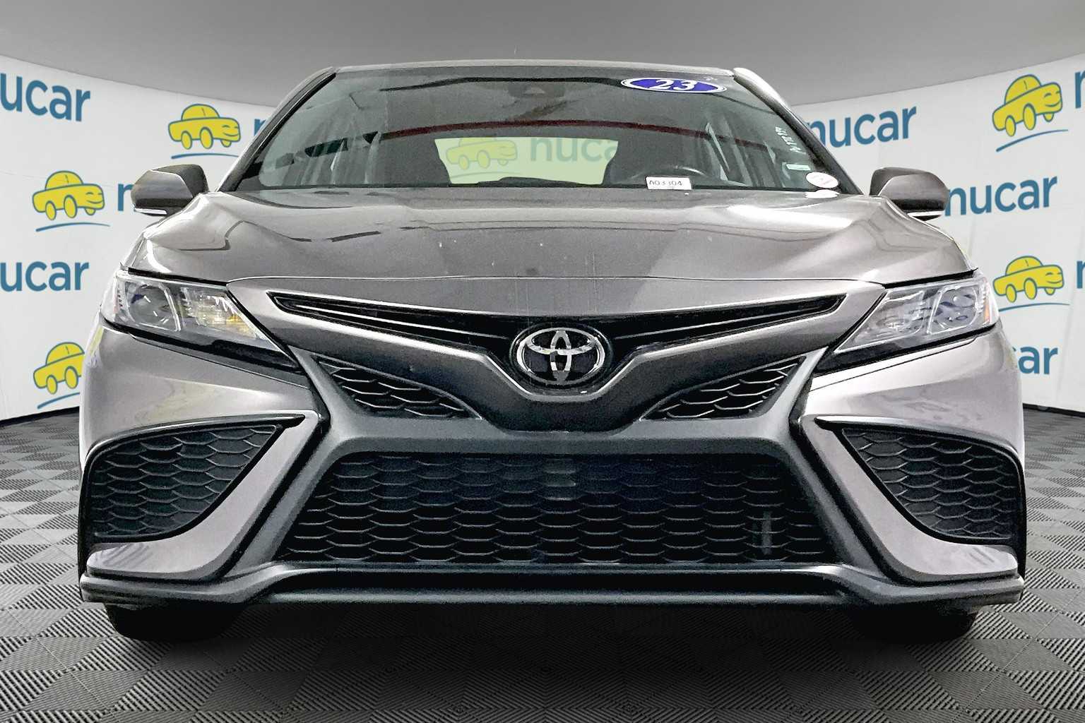 2023 Toyota Camry SE - Photo 2