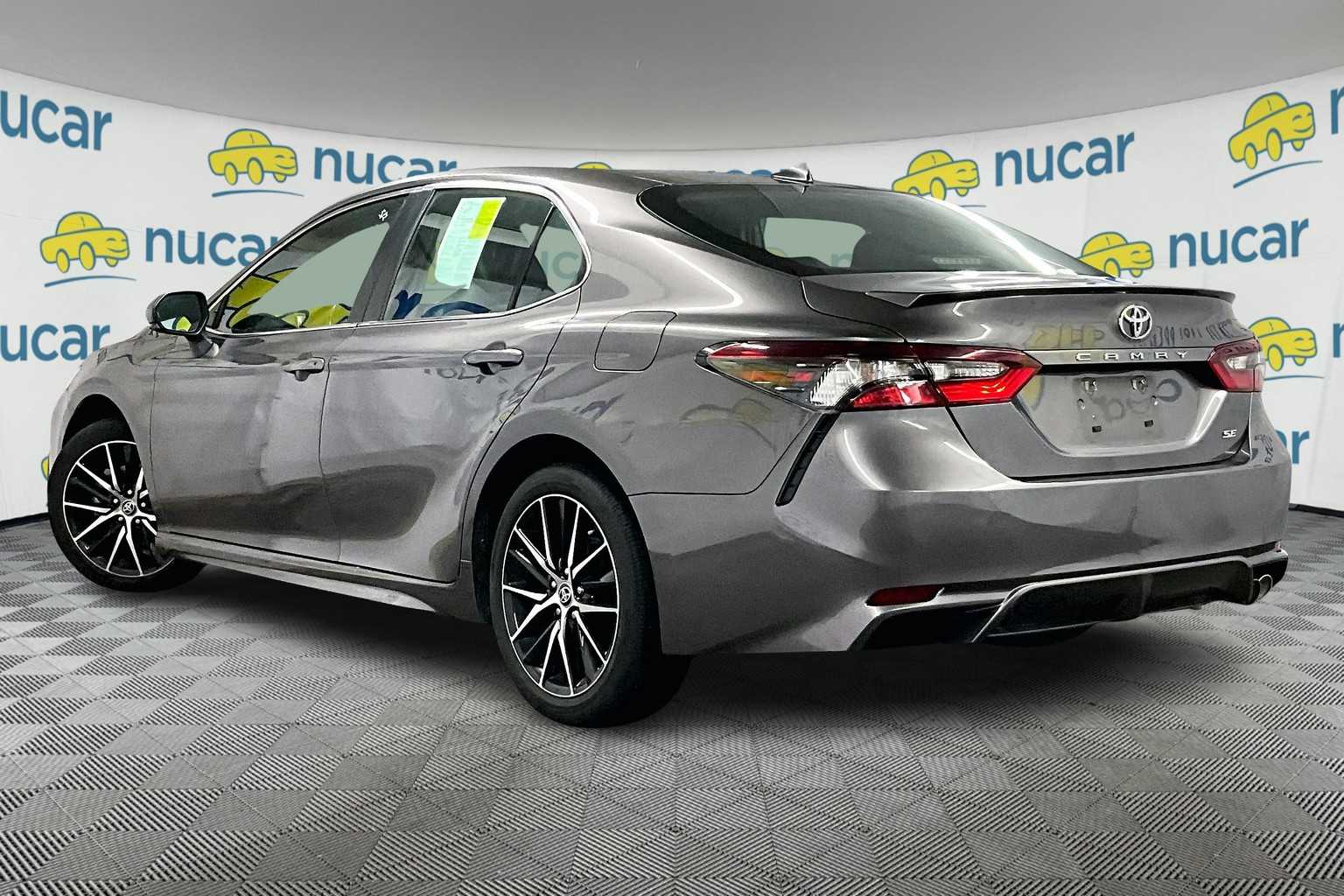 2023 Toyota Camry SE - Photo 4