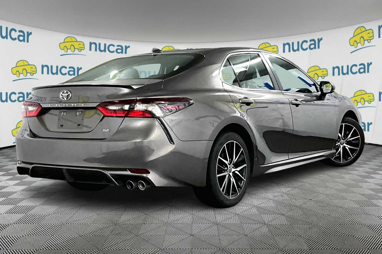 2023 Toyota Camry SE - Photo 6