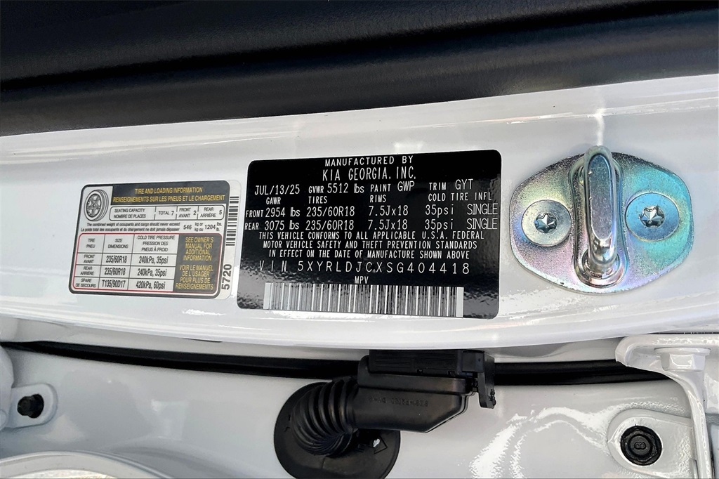2025 Kia Sorento S - Photo 16
