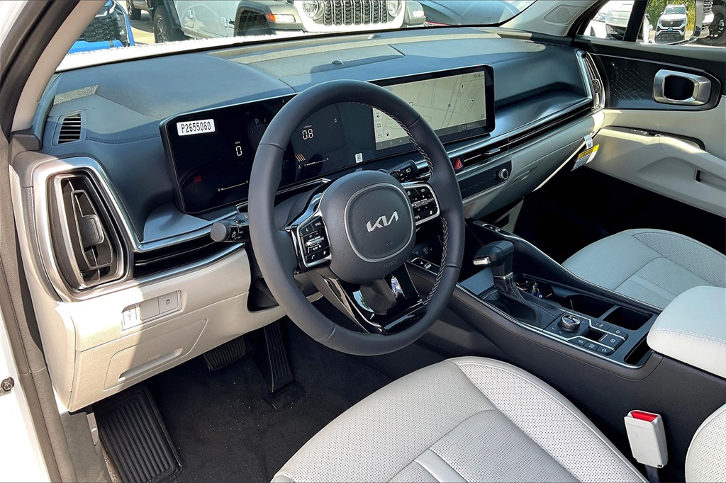 2025 Kia Sorento S - Photo 9