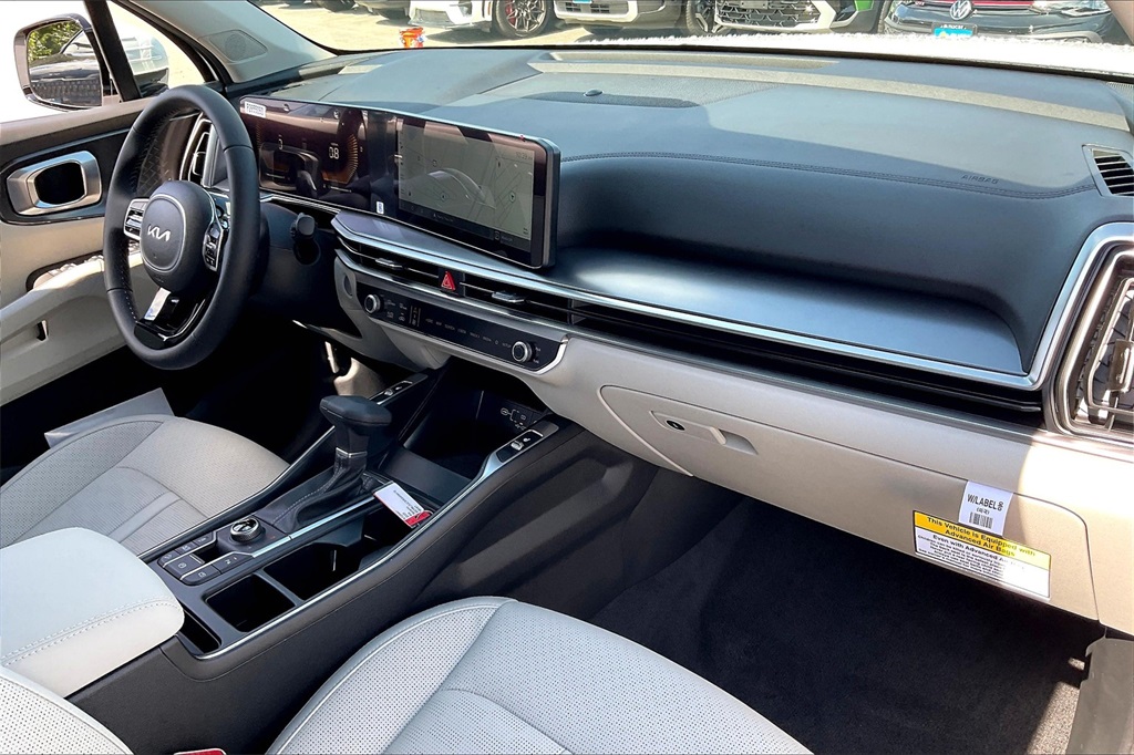 2025 Kia Sorento S - Photo 10