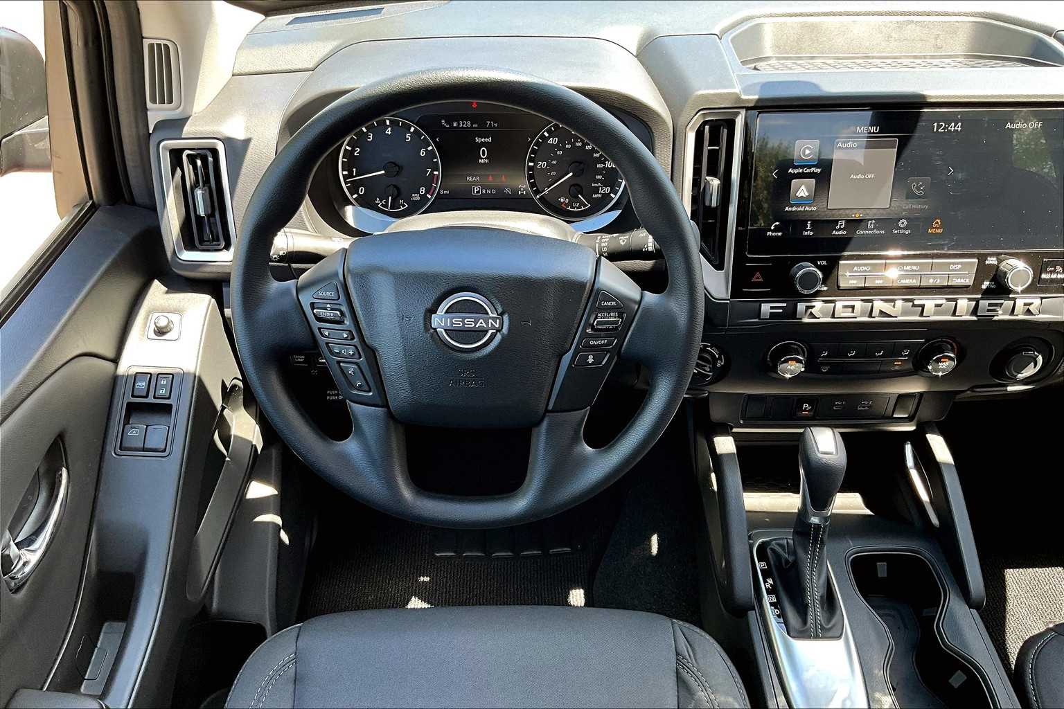 2025 Nissan Frontier SV - Photo 17