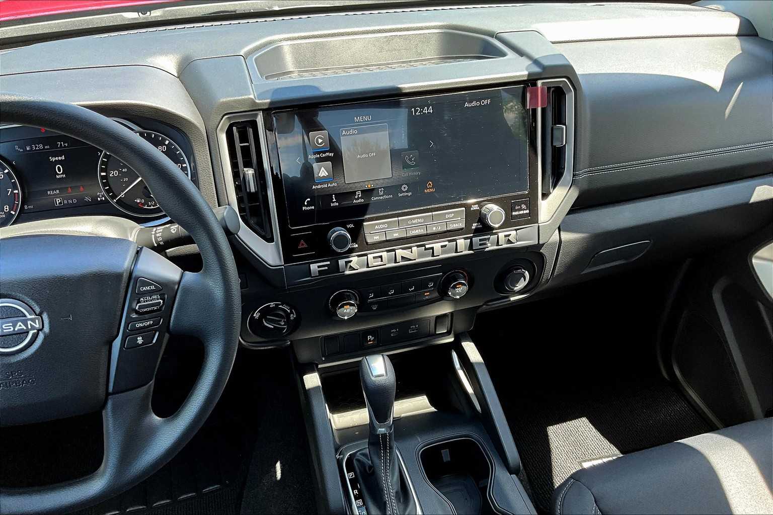 2025 Nissan Frontier SV - Photo 18