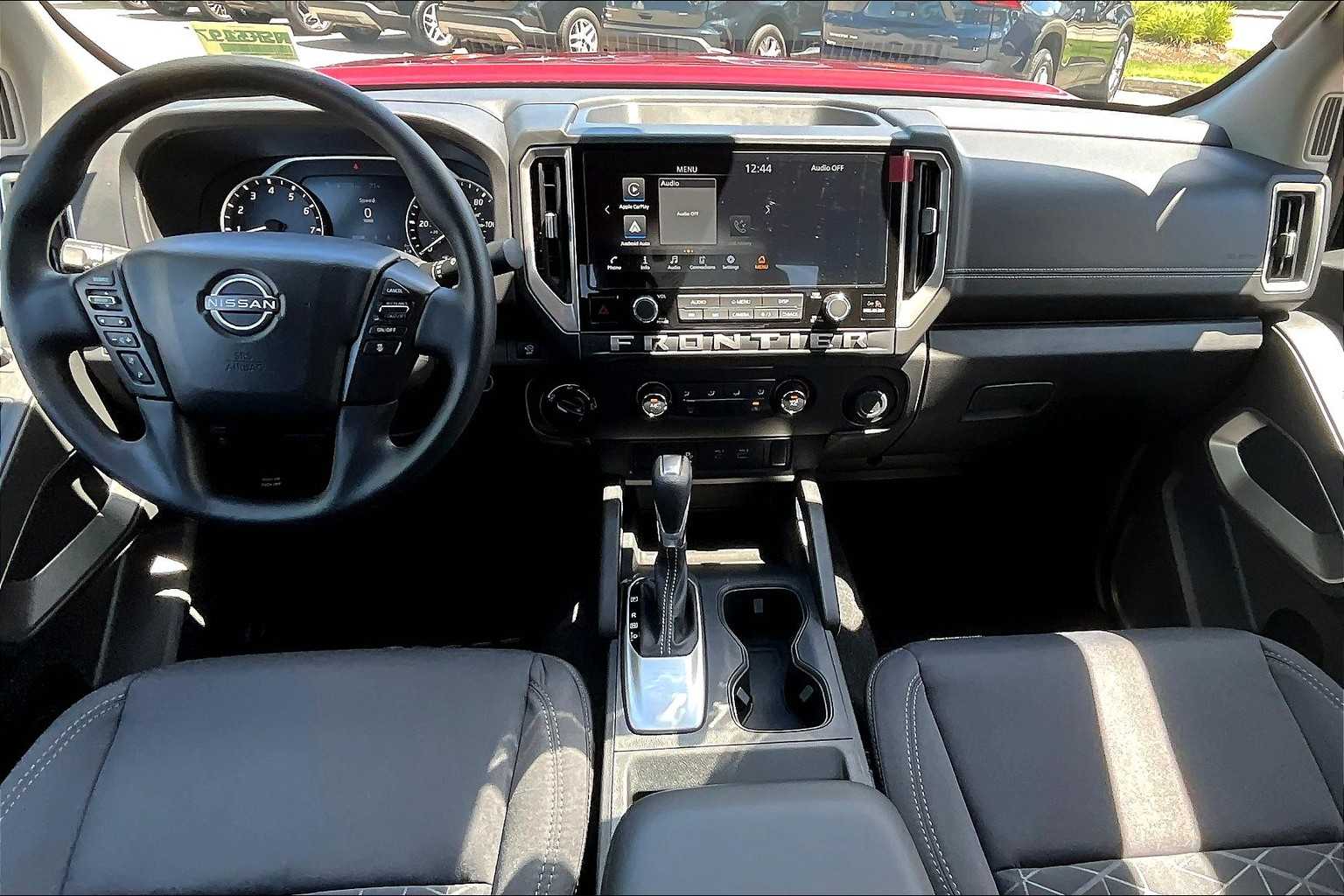2025 Nissan Frontier SV - Photo 21