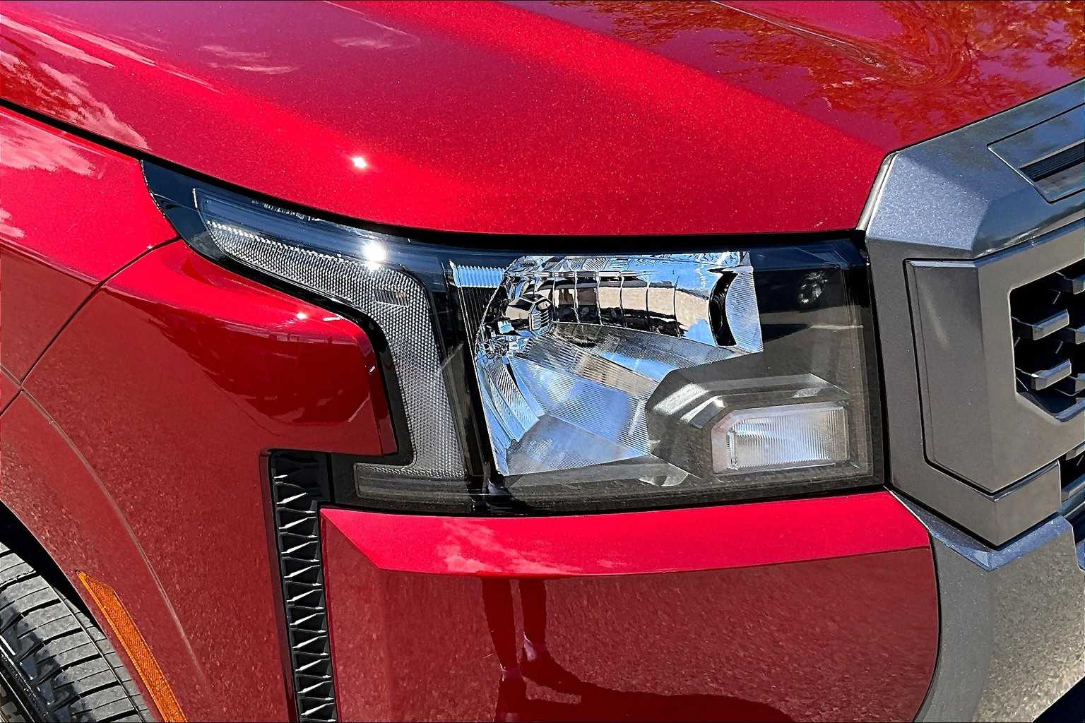2025 Nissan Frontier SV - Photo 32