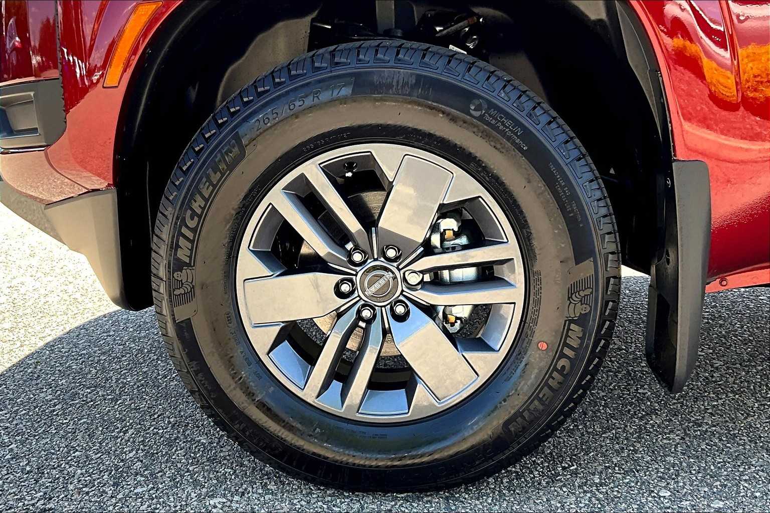 2025 Nissan Frontier SV - Photo 7