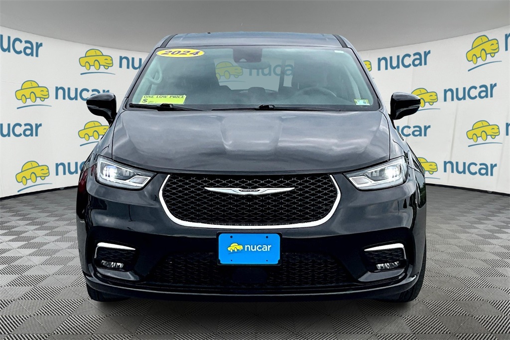 2024 Chrysler Pacifica Touring L - Photo 2