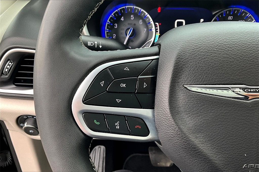 2024 Chrysler Pacifica Touring L - Photo 24