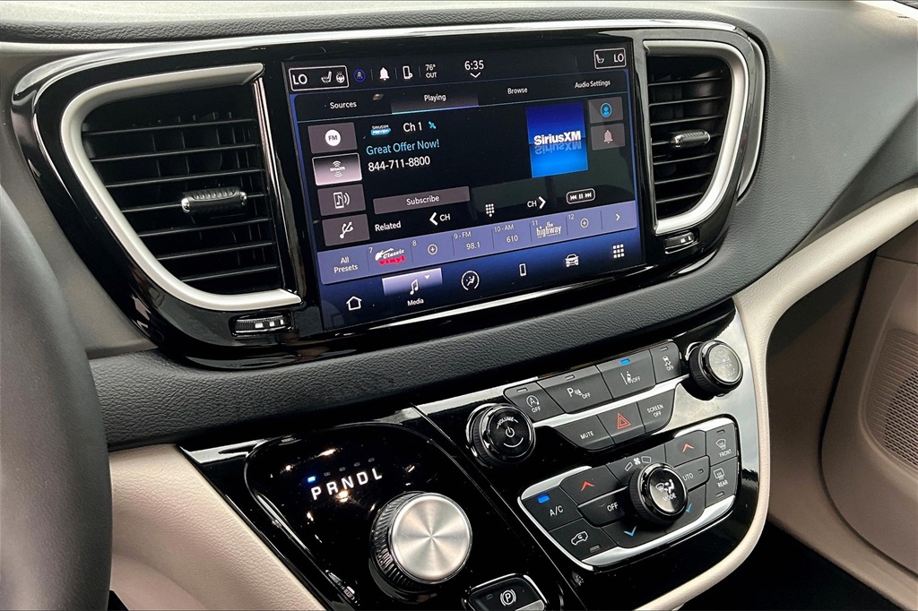 2024 Chrysler Pacifica Touring L - Photo 27