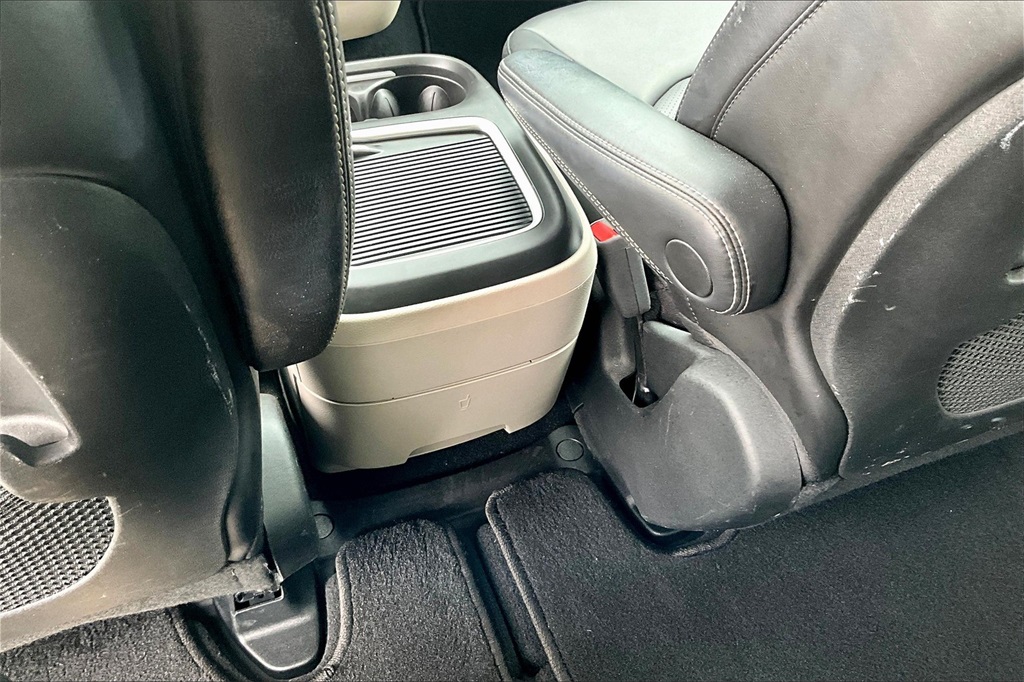 2024 Chrysler Pacifica Touring L - Photo 29
