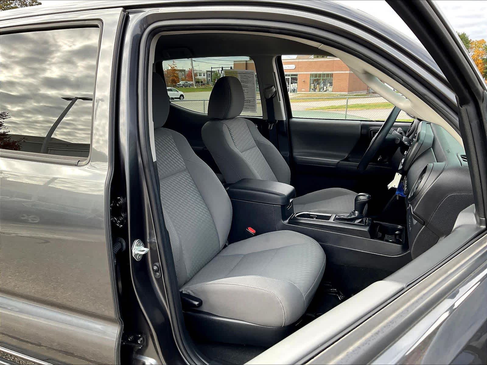 2022 Toyota Tacoma SR - Photo 11