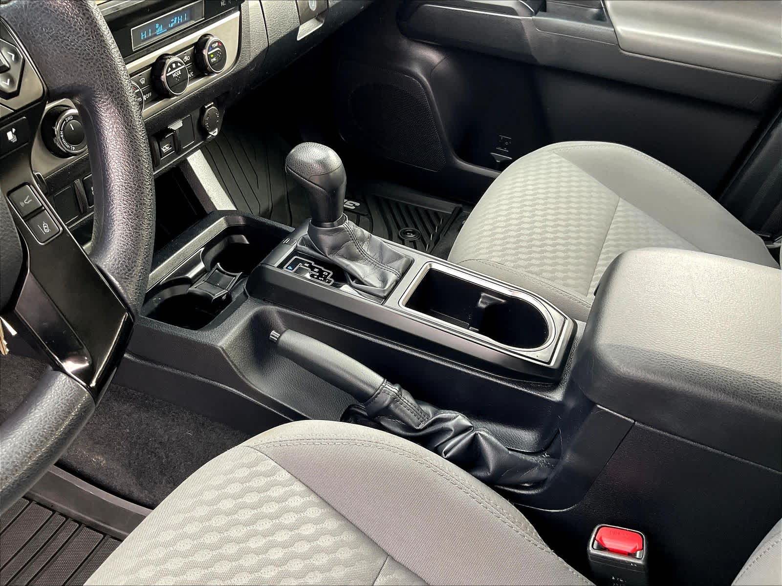 2022 Toyota Tacoma SR - Photo 20