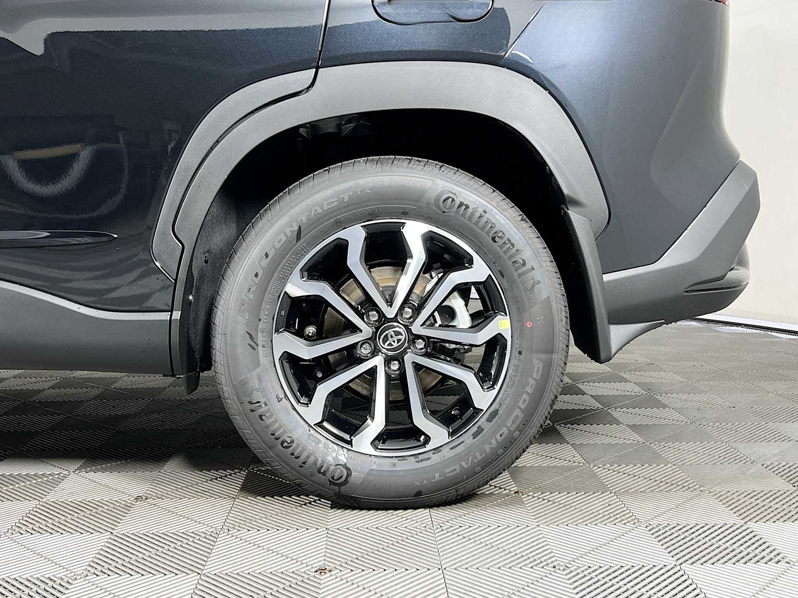 2025 Toyota Corolla Cross Hybrid SE - Photo 19