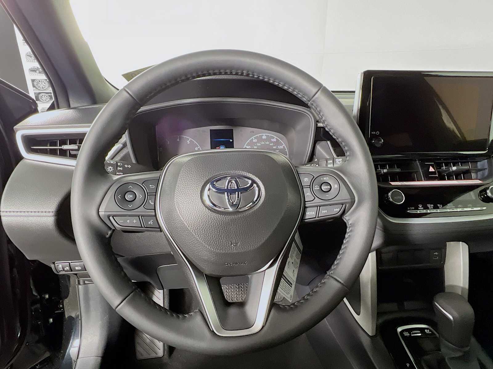 2025 Toyota Corolla Cross Hybrid SE - Photo 7