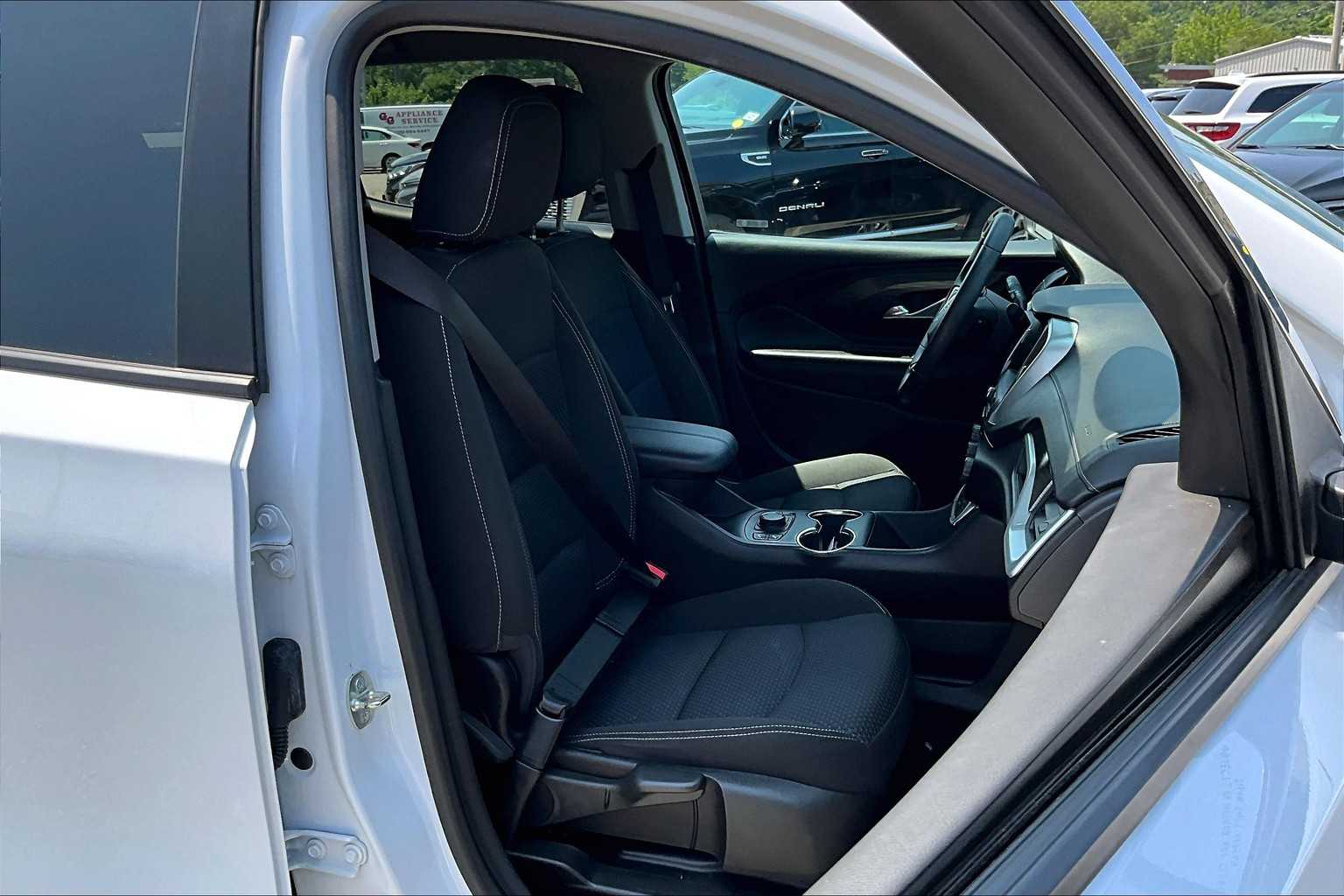 2022 GMC Terrain SLE - Photo 11