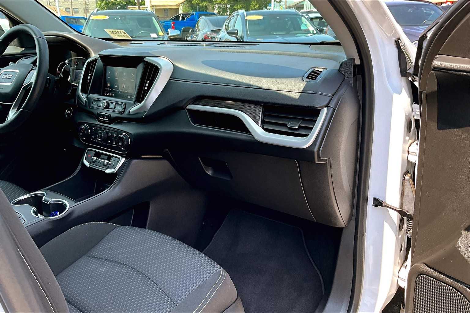 2022 GMC Terrain SLE - Photo 13