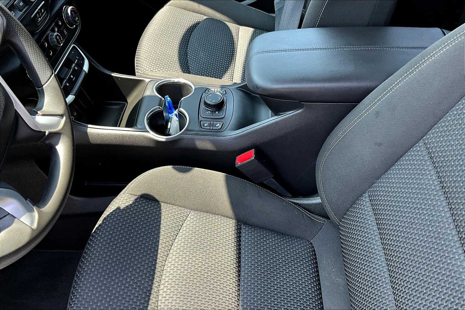 2022 GMC Terrain SLE - Photo 20