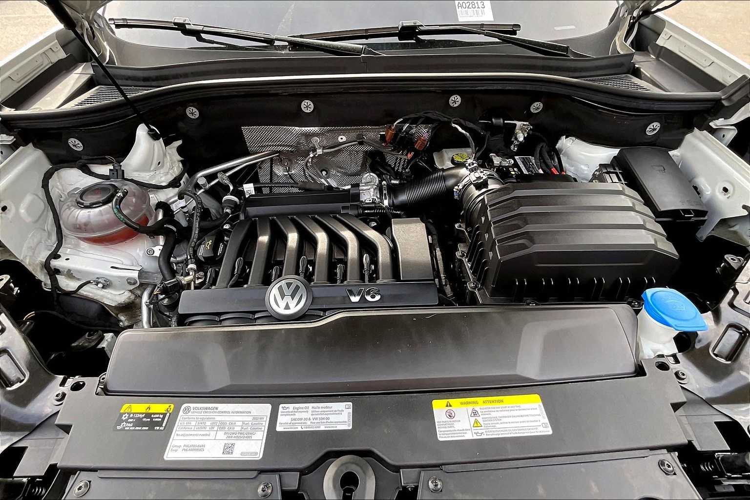 2023 Volkswagen Atlas 3.6L V6 SE w/Technology - Photo 16