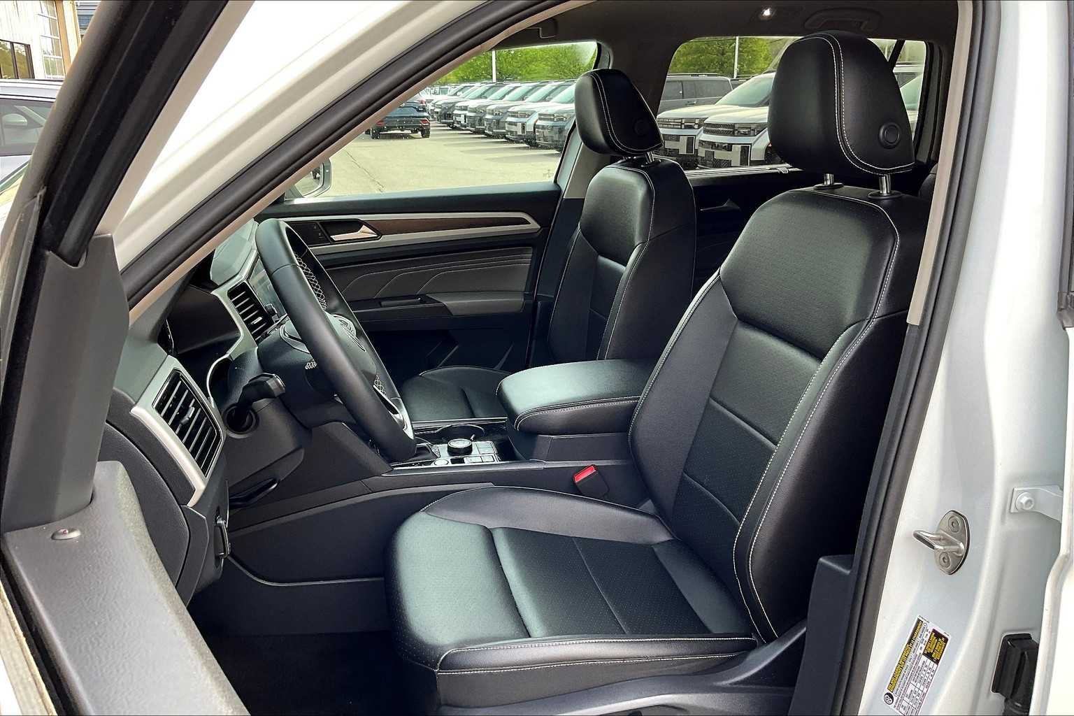 2023 Volkswagen Atlas 3.6L V6 SE w/Technology - Photo 22