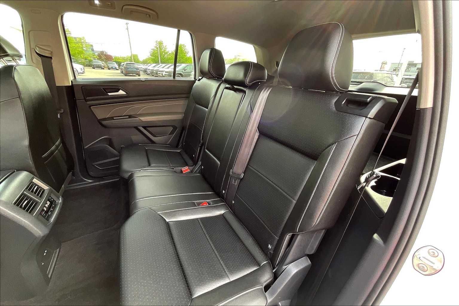 2023 Volkswagen Atlas 3.6L V6 SE w/Technology - Photo 23