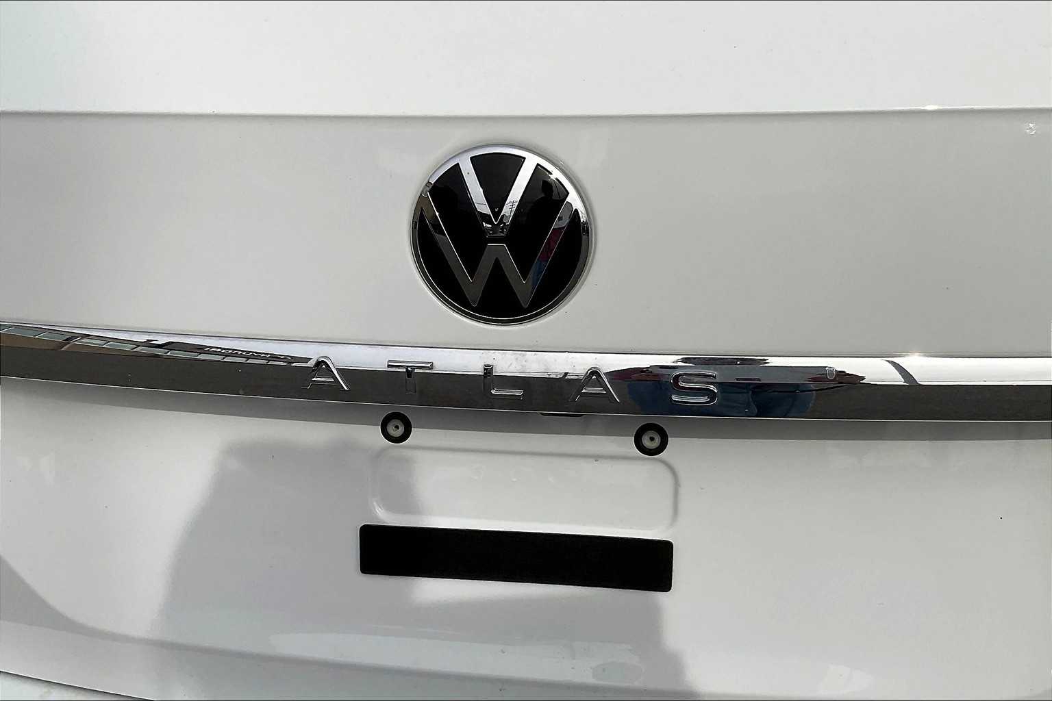 2023 Volkswagen Atlas 3.6L V6 SE w/Technology - Photo 34